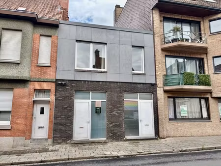 lichtrijk appartement met terras aan de stadsrand van roeselare