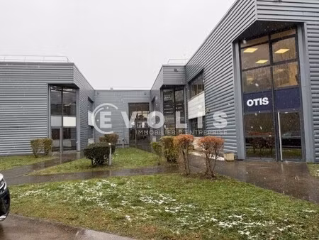 location local d'activités 403 m² à 780 m²