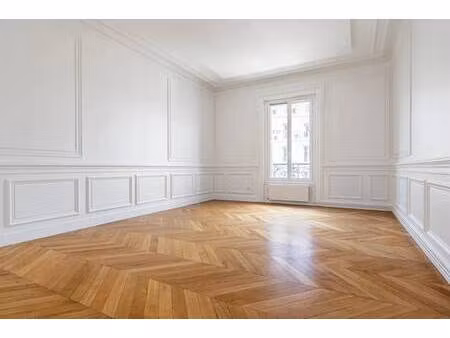 location bureaux 124 m² à 484 m²