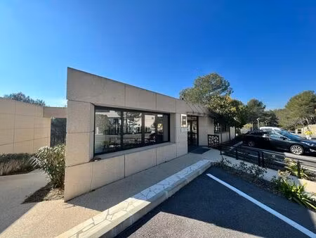 location bureaux 94 m²