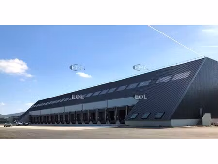 location entrepôt emerainville 77184 7411m²