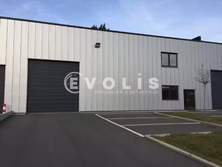 location local d'activités 330 m²