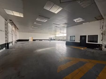 location local d’activités cenon 33150 754m²