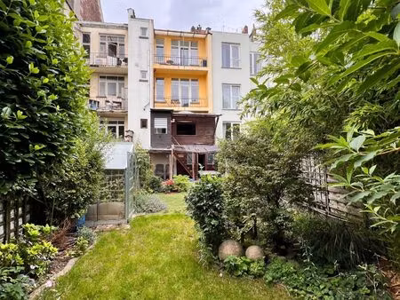 appartement à vendre avec terrasse et 2 chambres   schaerbeek (vbe03007)