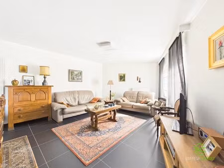 appartement te koop in herk-de-stad met 1 slaapkamer