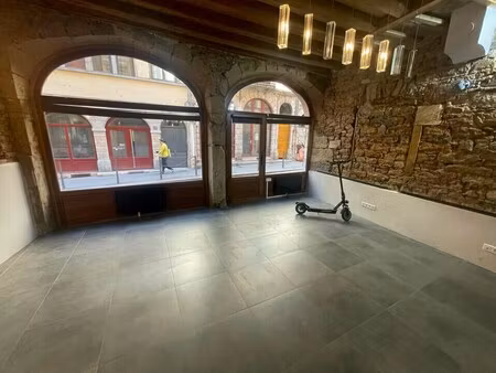 location bureaux 65 m²