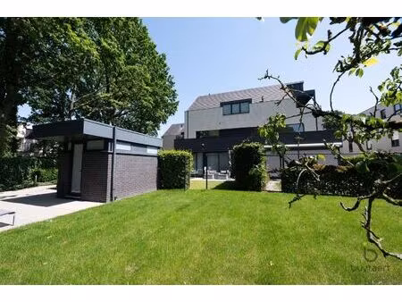 appartement te koop in 's gravenwezel met 2 slaapkamers