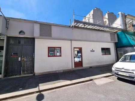 location bureaux 69 m² à 70 m²