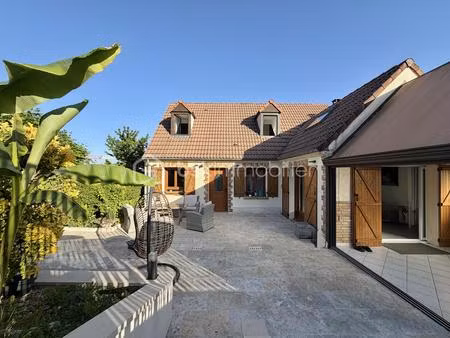 maison contemporaine de 160 59 m² à cregy-les-meaux