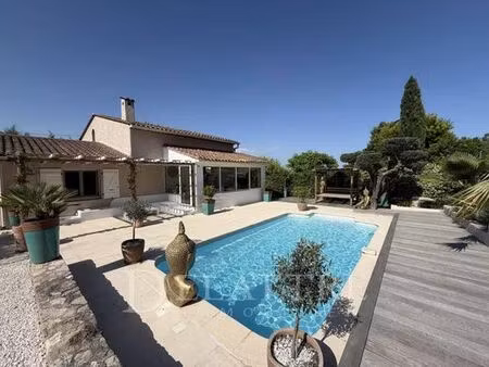 maison de 4 pièces de luxe en location à le rouret  provence-alpes-côte d'azur