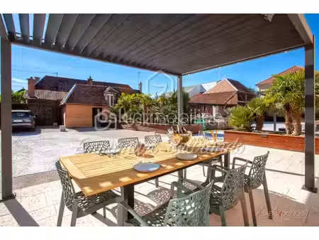 maison longere de 360 m² à villechetif