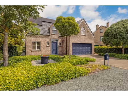 huis te koop in malle met 4 slaapkamers