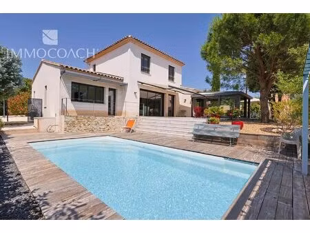 villa récente dans un cadre bucolique à hyères
