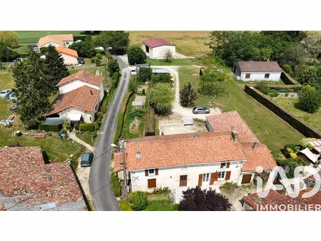 maison de village à joussé (86350)