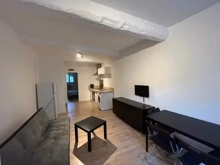 location appartement 2 pièces 34 m² à gréoux-les-bains (04800)