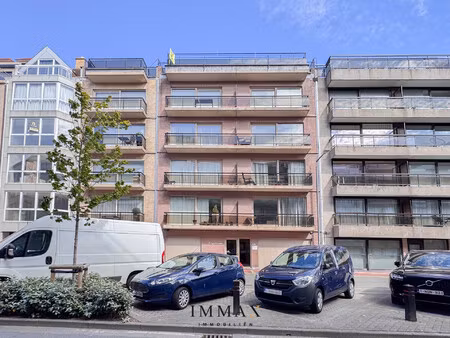 appartement te koop in knokke-heist met 2 slaapkamers