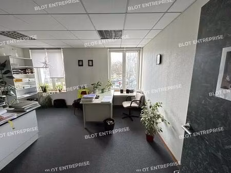 location bureaux 200 m²