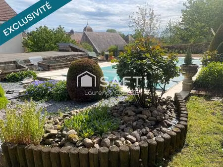 maison ancienne avec piscine et jardin  plus une maison annexe