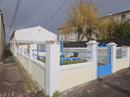 vente maison 4 pièces 89 m² à saintes (17100)  88 500 €