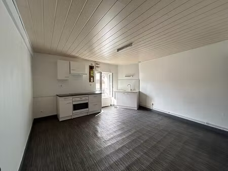 appartement 2 pièces 58 m² à louer civray 86400 ? | era immobilier