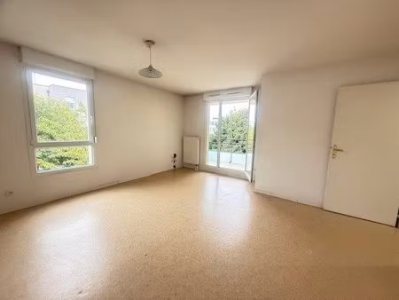 koenigshoffen - joli 2 pièces avec balcon