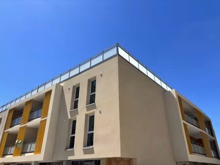 var - six fours les plages - proche centre ville - logement 5 pièces triplex concept...