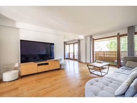 boulogne-billancourt  île-de-france  france with id 2886367352