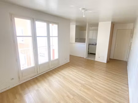 appartement f2 avec balcon et parking