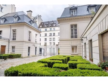 paris  île-de-france  france with id 2887069430