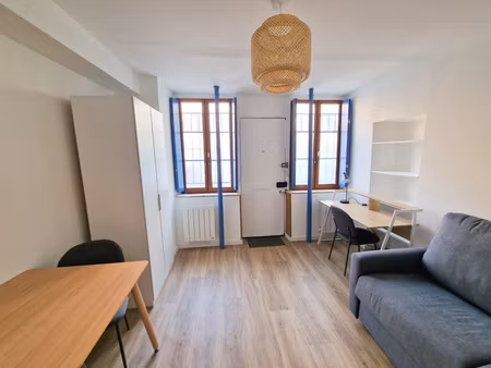 studio meublé  refraichi et équipé a neuf- disponible le 19/06 !
