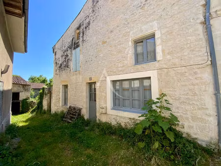 vente maison 3 pièces  80.00m²  jonzac