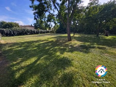 titre : terrain constructible viabilisé de 1060 m² – cadre paisible et beau potentiel de p