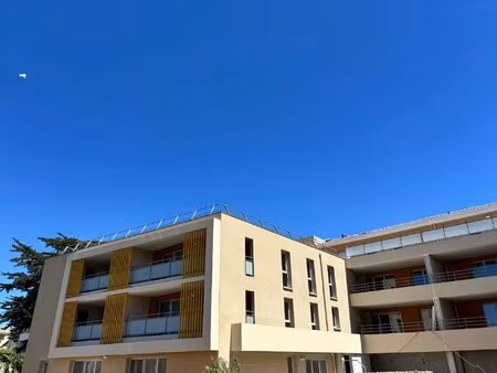 var - six fours les plages - proche centre ville - appartement 4 pièces dernier étage avec