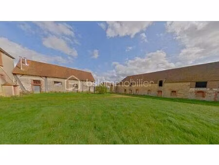 corps de ferme de 310 m² à sens