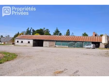 mayenne - centre equestre 7 hectares  hangar  studio