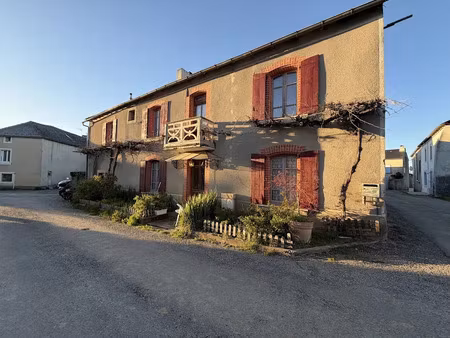 vente maison 8 pièces 247 m² à la salvetat-peyralès (12440)  128 000 €