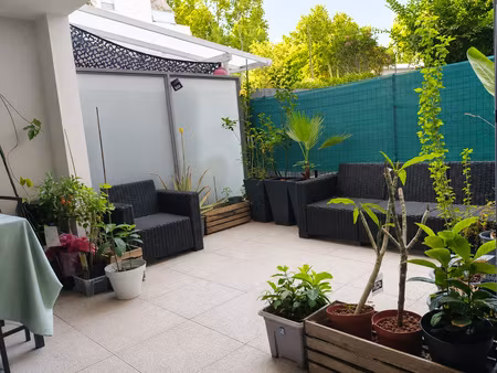 t3 de 56 m2 avec une magnifique terrasse 13011 a proximite d