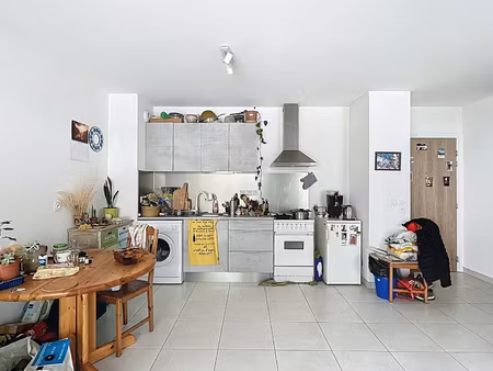 appartement t2 avec grande terrasse dans résidence de standi