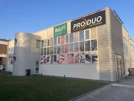 location bureaux 145 m² à 295 m²