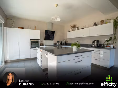 maison 8 pièces - 250 m²
