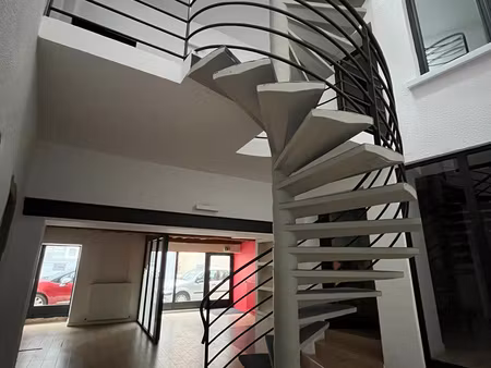 montbrison centre ville immeuble 300 m2 pour activites liber