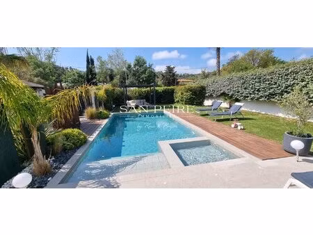 villa récente avec piscine  proche mer à pied