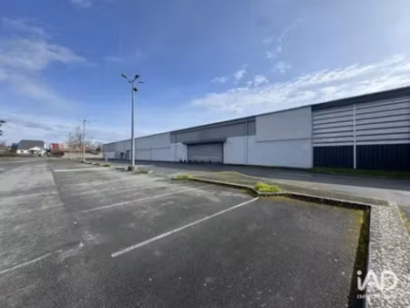 boutique/local commercial à mirebeau (86110)