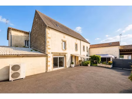 vente maison 6 pièces 178 m² à saint-pierre-du-chemin (85120)  199 000 €