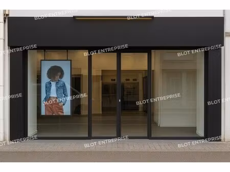 location commerce brest 29200 340m²