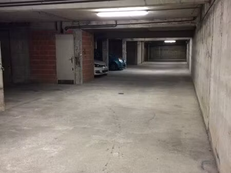 carcassonne place de parking en sous-sol dans résidence sécurisée allée d'iéna proche cent