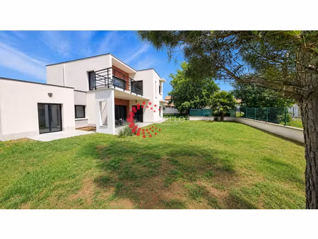 maison bbc 5 p de 167 m2 sur jardin 850 m2
