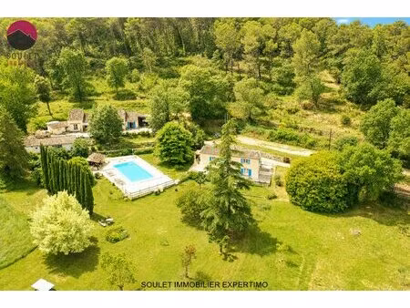 magnifique propriété d'accueil avec tennis et piscine