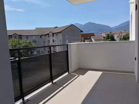 location appartement 2 pièces 49m2 saint-égrève 38120 - 698 € - surface privée