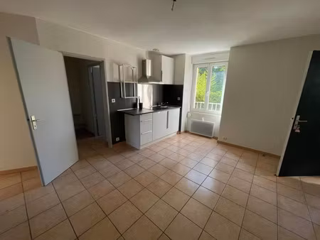 location appartement aubenas 07200 - - surface privée